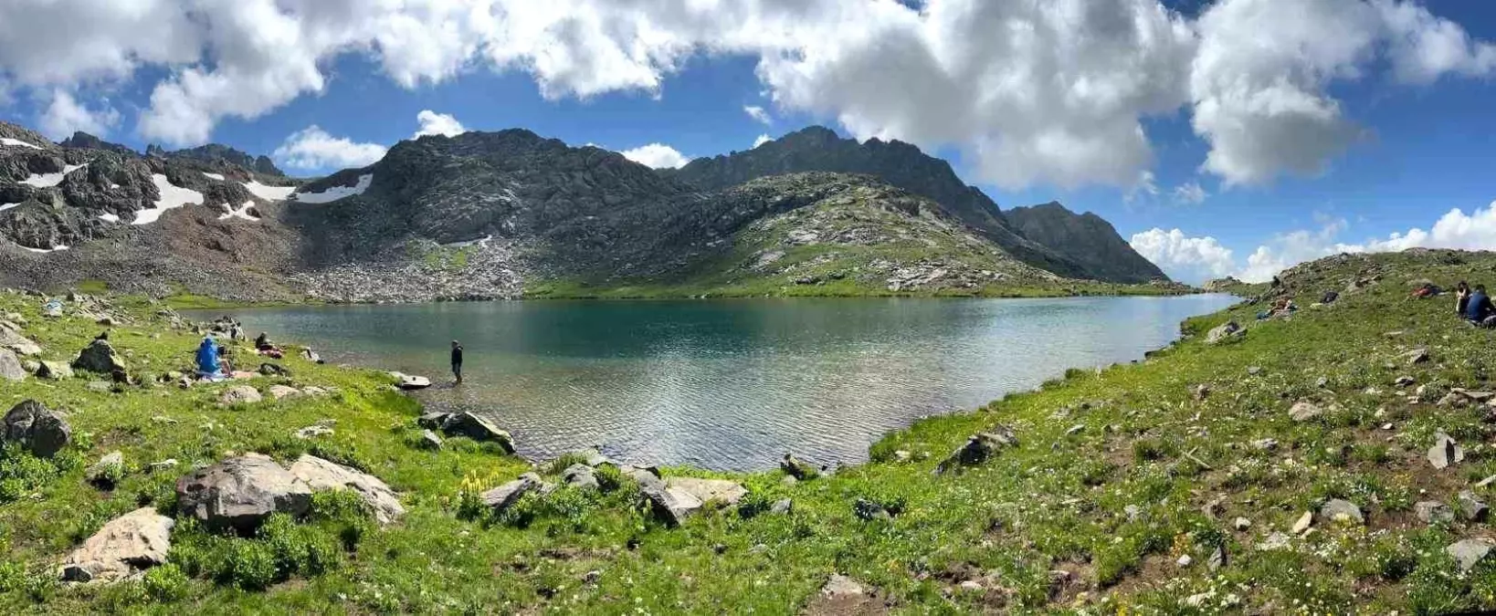 Trabzon ve Erzurum\'dan 32 kişilik bir grup İkizdere-Cimil Yaylası\'na doğa yürüyüşü gerçekleştirdi