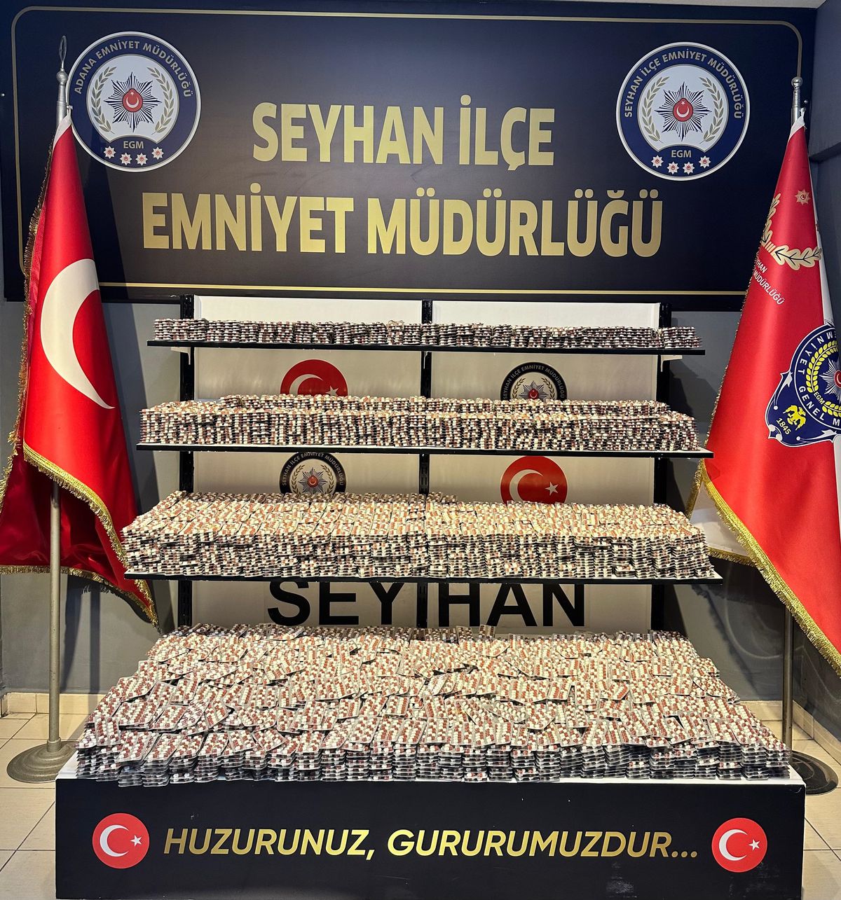 Adana\'da Yakalanan Sürücüde 83 Bin 888 Uyuşturucu Hap Bulundu