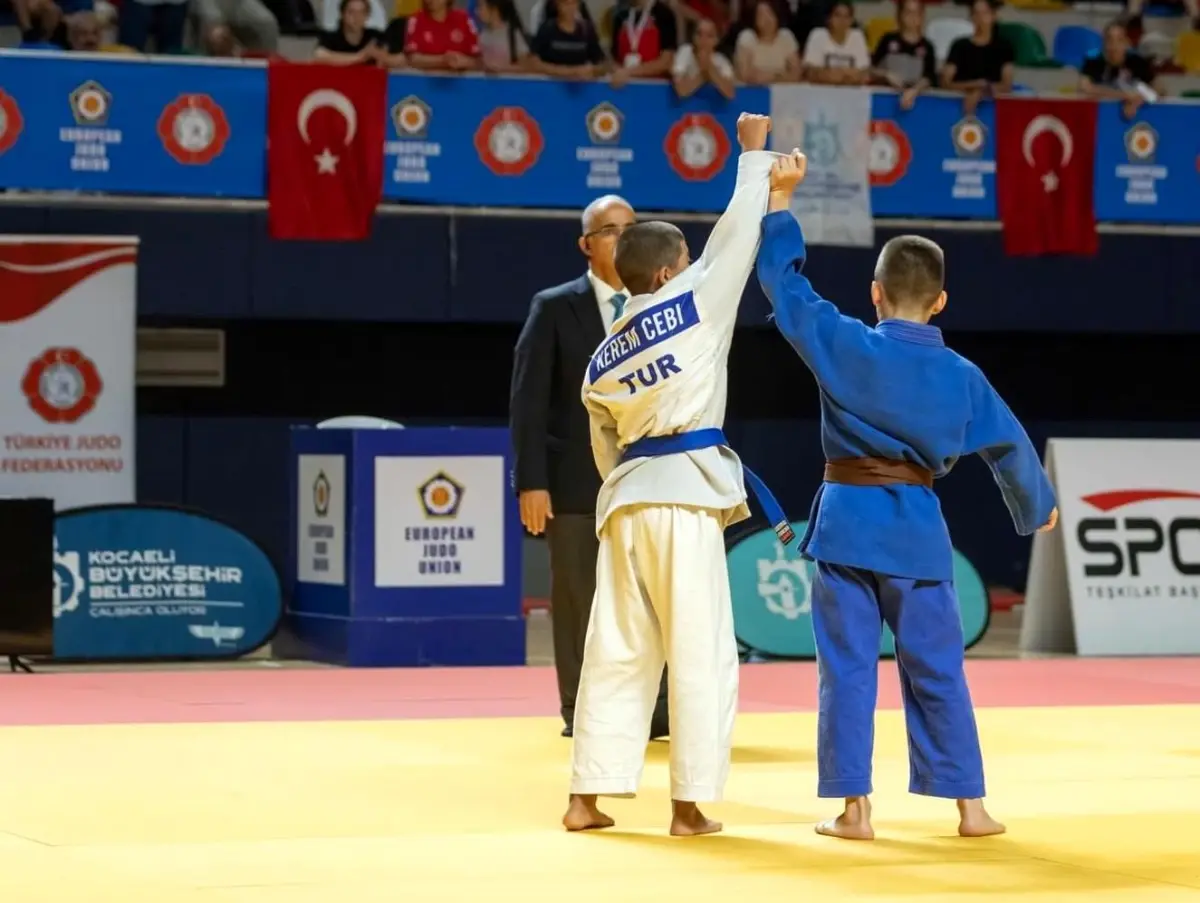 Ümraniye Belediyesi Spor Kulübü, Gemlik Uluslararası Karete Do Şampiyonası ve Judo Yıldızlar Avrupa Kupası\'nda şampiyon oldu