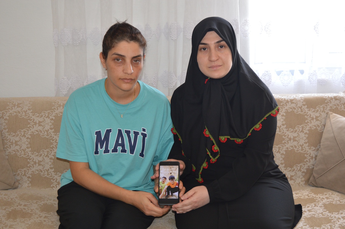 Sosyal medya fenomeni, yaya geçidinde çocuklara çarptı