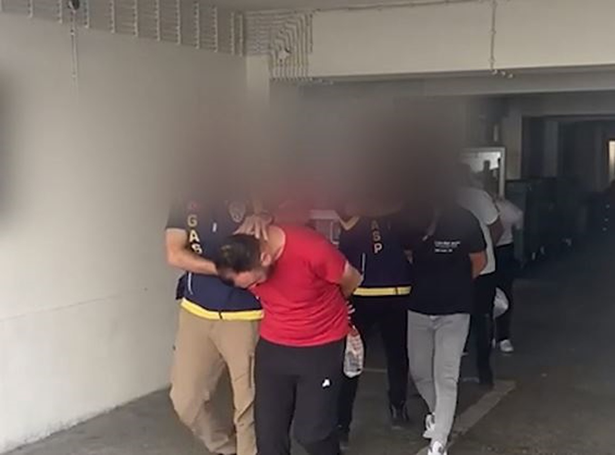 Keçiören\'de Yolunu Kesip Senet İmzalatan 10 Kişiden 4\'ü Tutuklandı