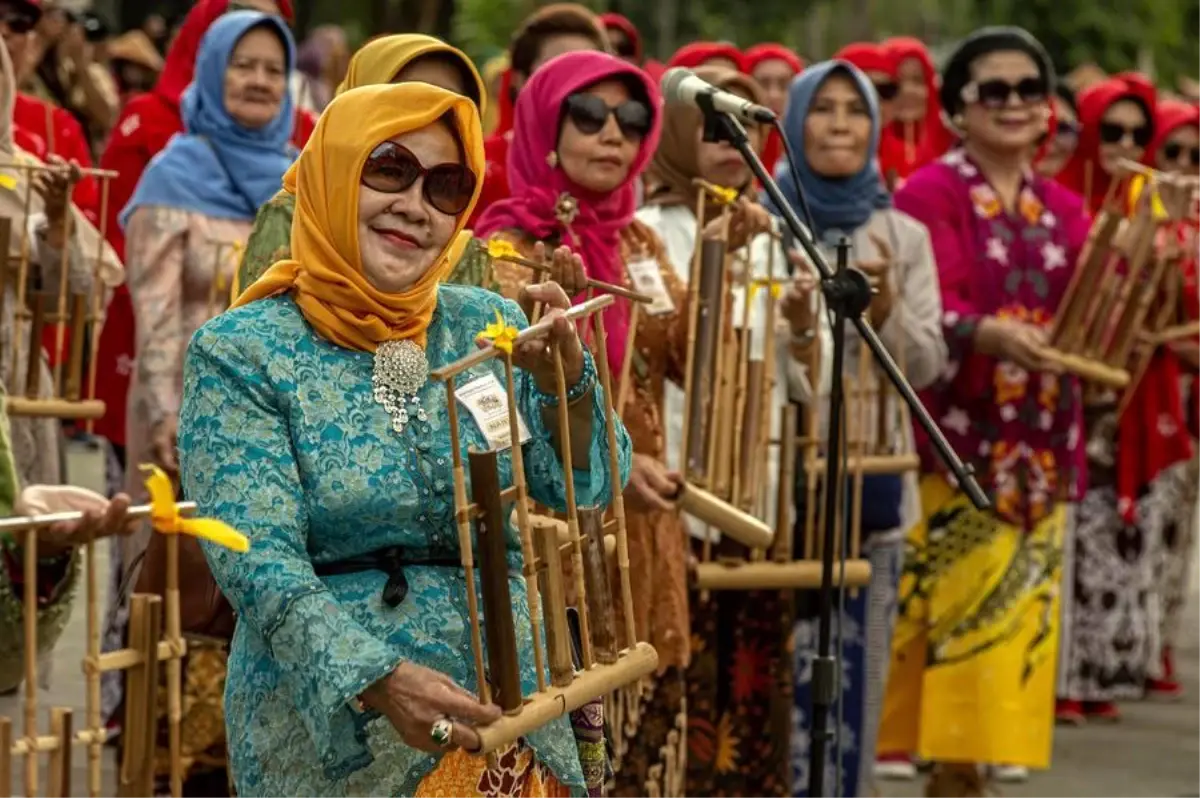 Endonezya\'da Ulusal Kebaya Günü kutlamaları