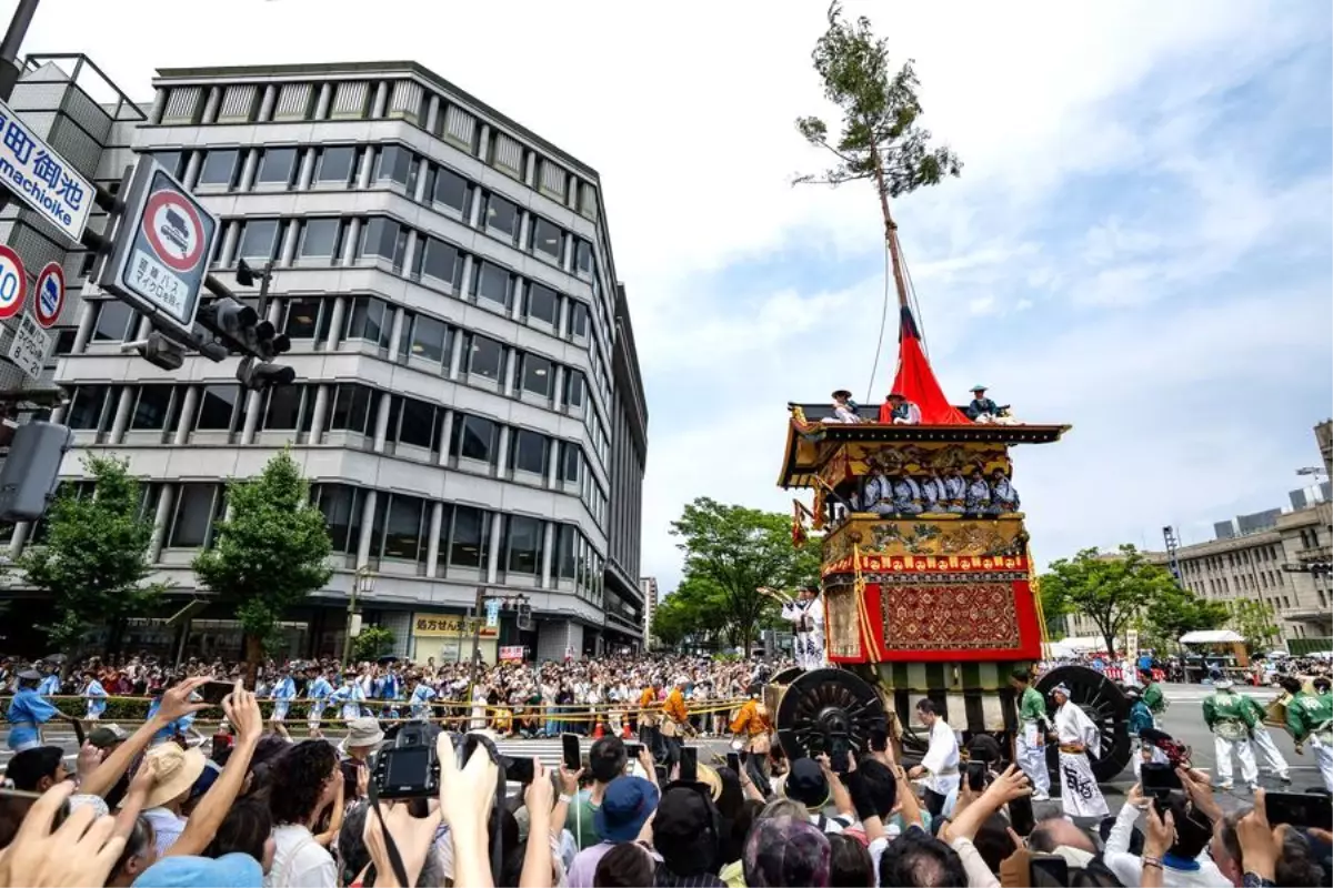 Kyoto\'da Geleneksel Gion Festivali