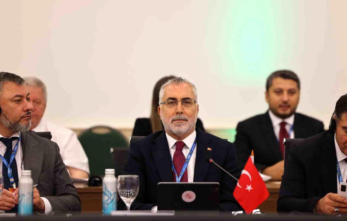 Çalışma ve Sosyal Güvenlik Bakanı Vedat Işıkhan, G20 Çalışma ve İstihdam Bakanları Toplantısı\'na katılmak üzere Brezilya\'ya geldi