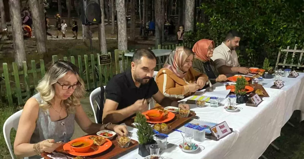 Gediz Tarhana Festivali\'nde En Lezzetli Tarhana Pişirme Yarışması Düzenlendi