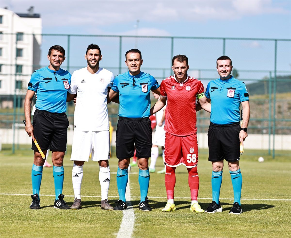 EMS Yapı Sivasspor, Antalyaspor\'u 1-0 Yendi