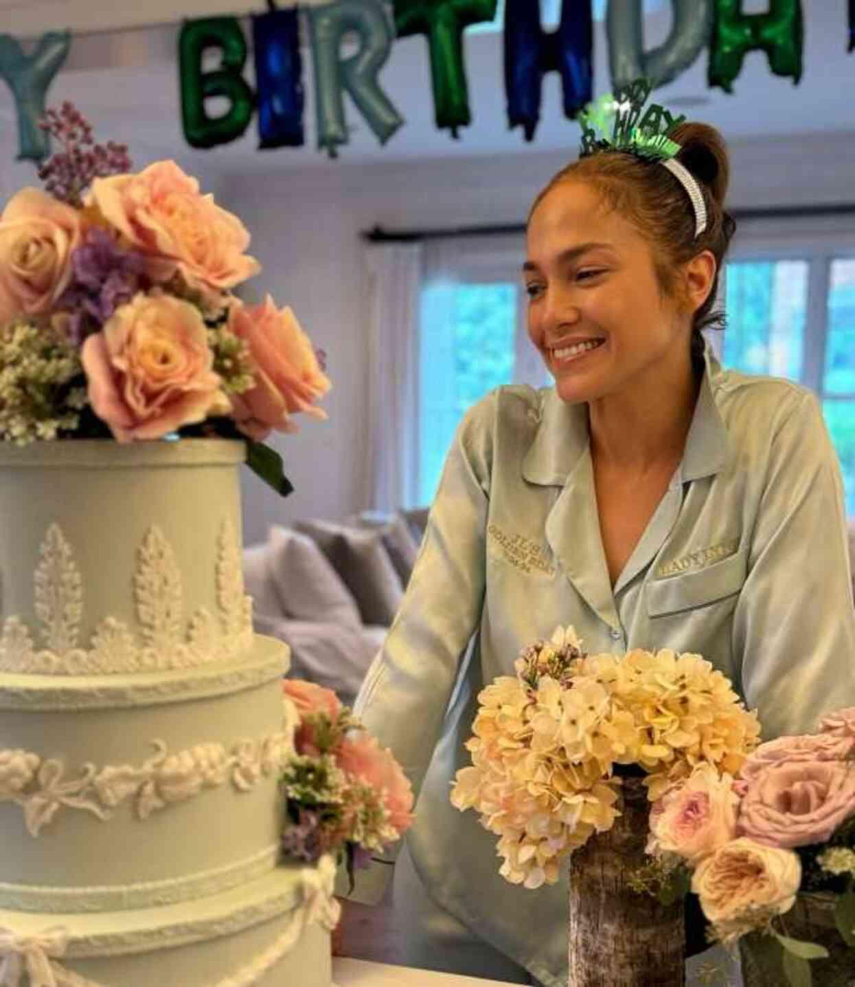 Jennifer Lopez muhteşem bir partiyle 55. yaşını kutladı! Gözler eşi Ben Affleck'i aradı