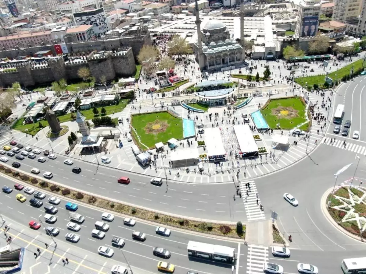 Kayseri\'de Sarıoğlan ve Yahyalı ilçelerinde 3 farklı deprem meydana geldi