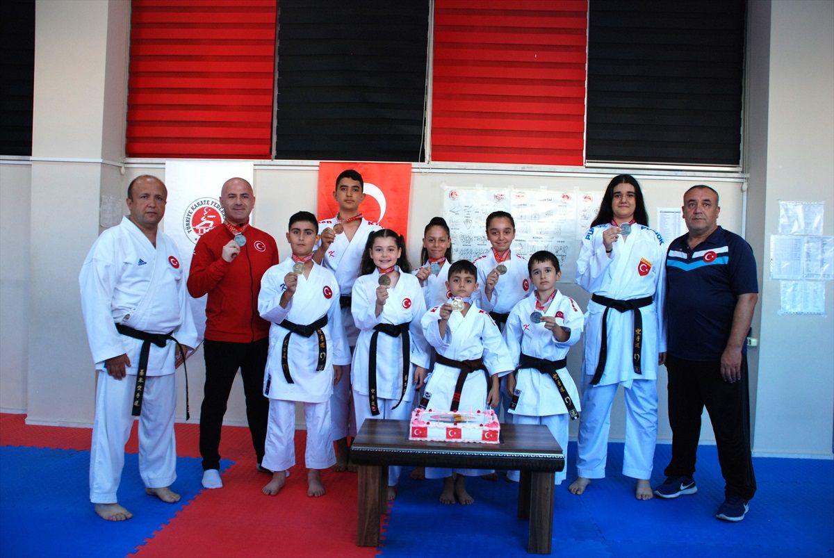 Uluslararası Gemlik Karate Turnuvası\'nda Eskişehirli Sporcular Madalyalarını Aldı