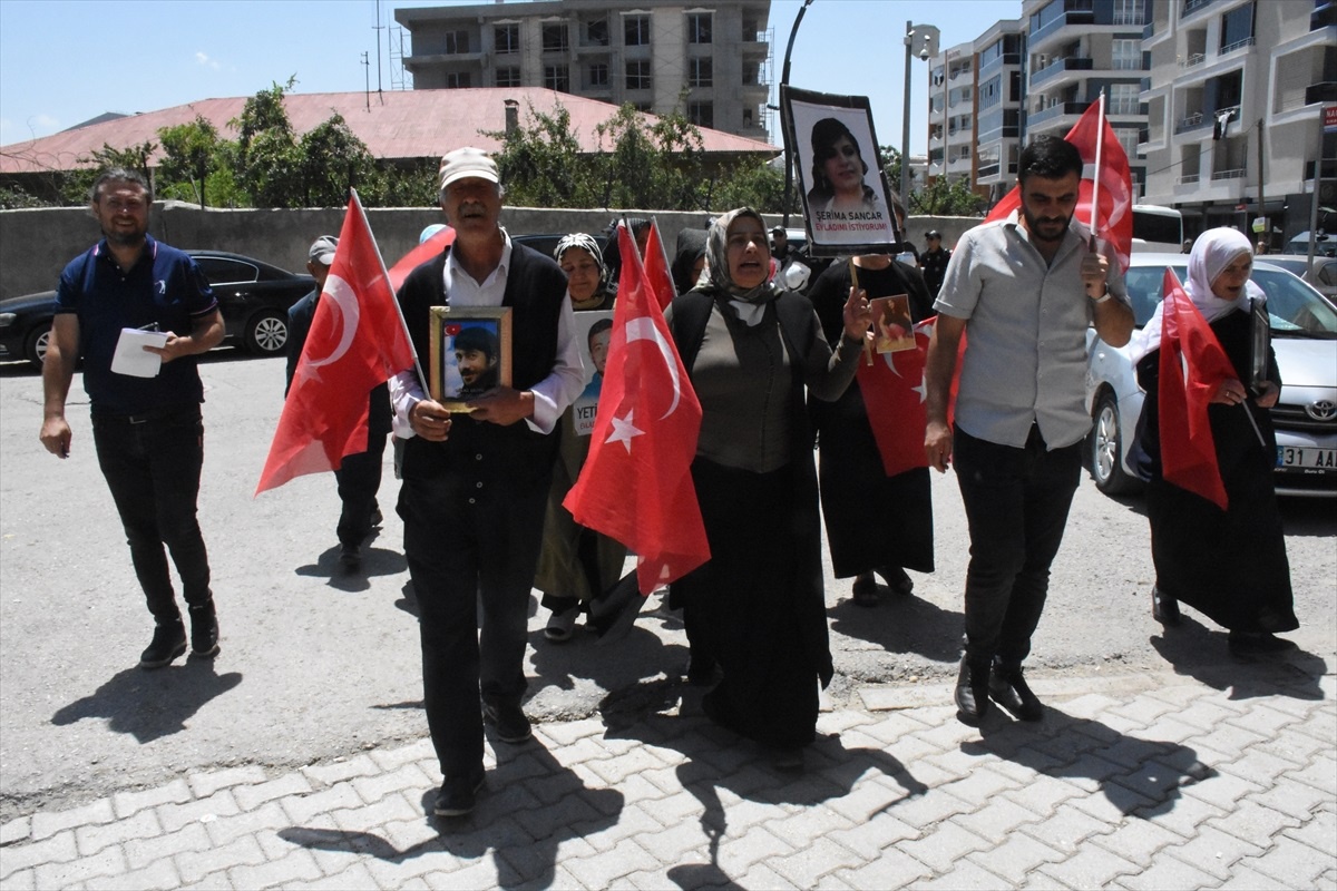 Van\'da çocukları dağa kaçırılan aileler eylemlerine devam ediyor
