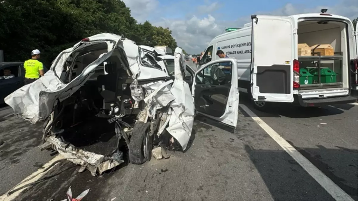 Anadolu Otoyolu\'nda korkunç kaza: 3 ölü, 3 yaralı