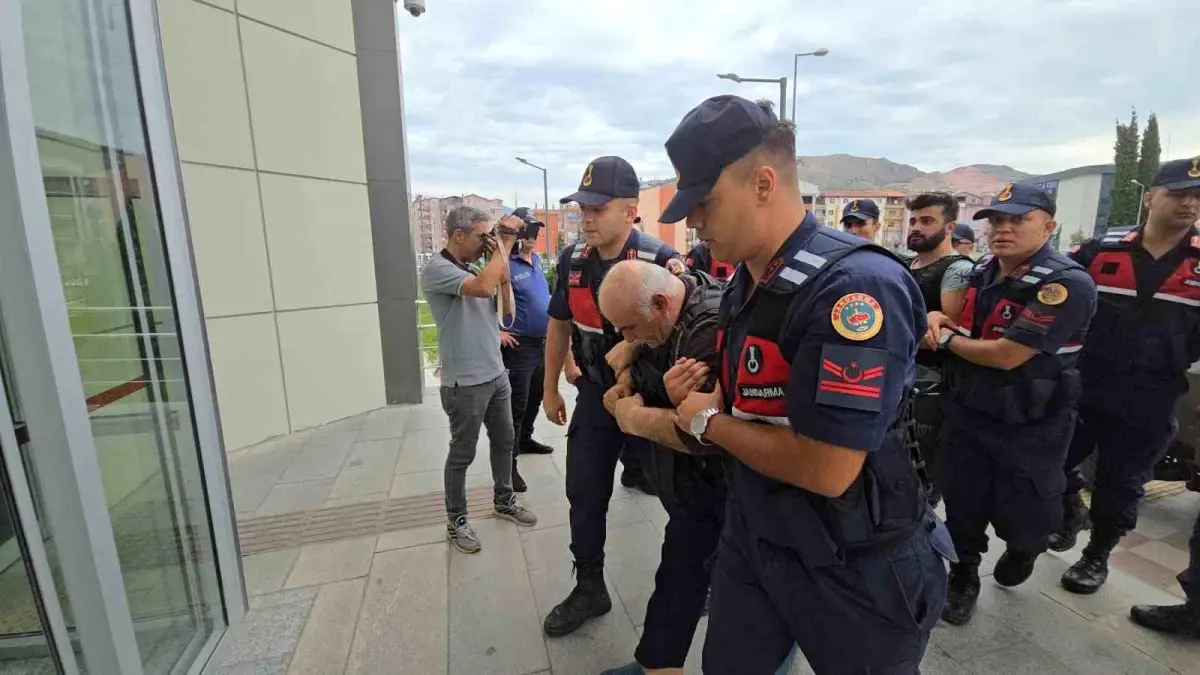 Tokat\'ta sulama tartışması: Eski muhtarın ölümüne sebep olan yeni muhtar ve oğlu adliyeye sevk edildi