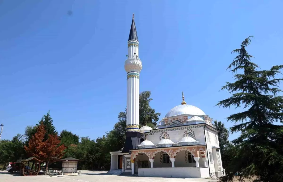 İzmit Kaynarca Cuma Cami İbadete Açıldı