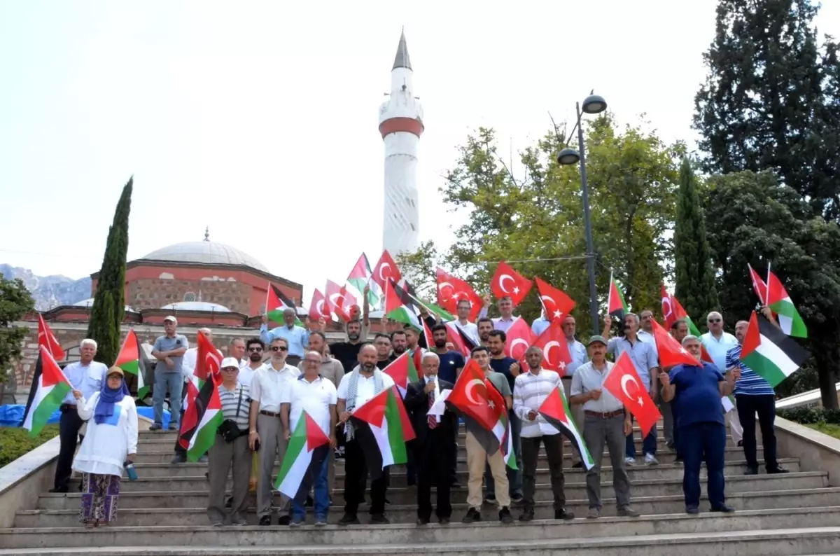 Manisa Milli İrade Platformu İsrail Başbakanı Netanyahu\'ya ve alkış tutanlara tepki gösterdi