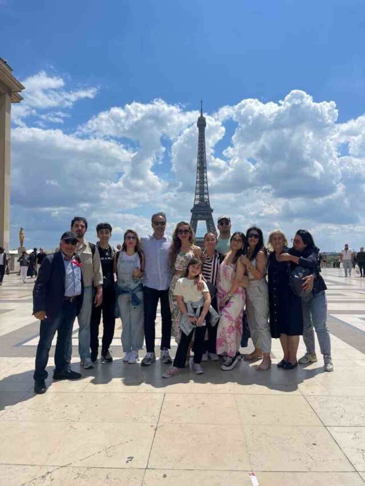 Türk İnfluencer Serap Oğuz ve İş Adamı Cihan Delipınar'ın Masalsı Paris Düğünü Türk İnfluencer Serap Oğuz ve İş Adamı Cihan Delipınar'ın Masalsı Paris Düğünü