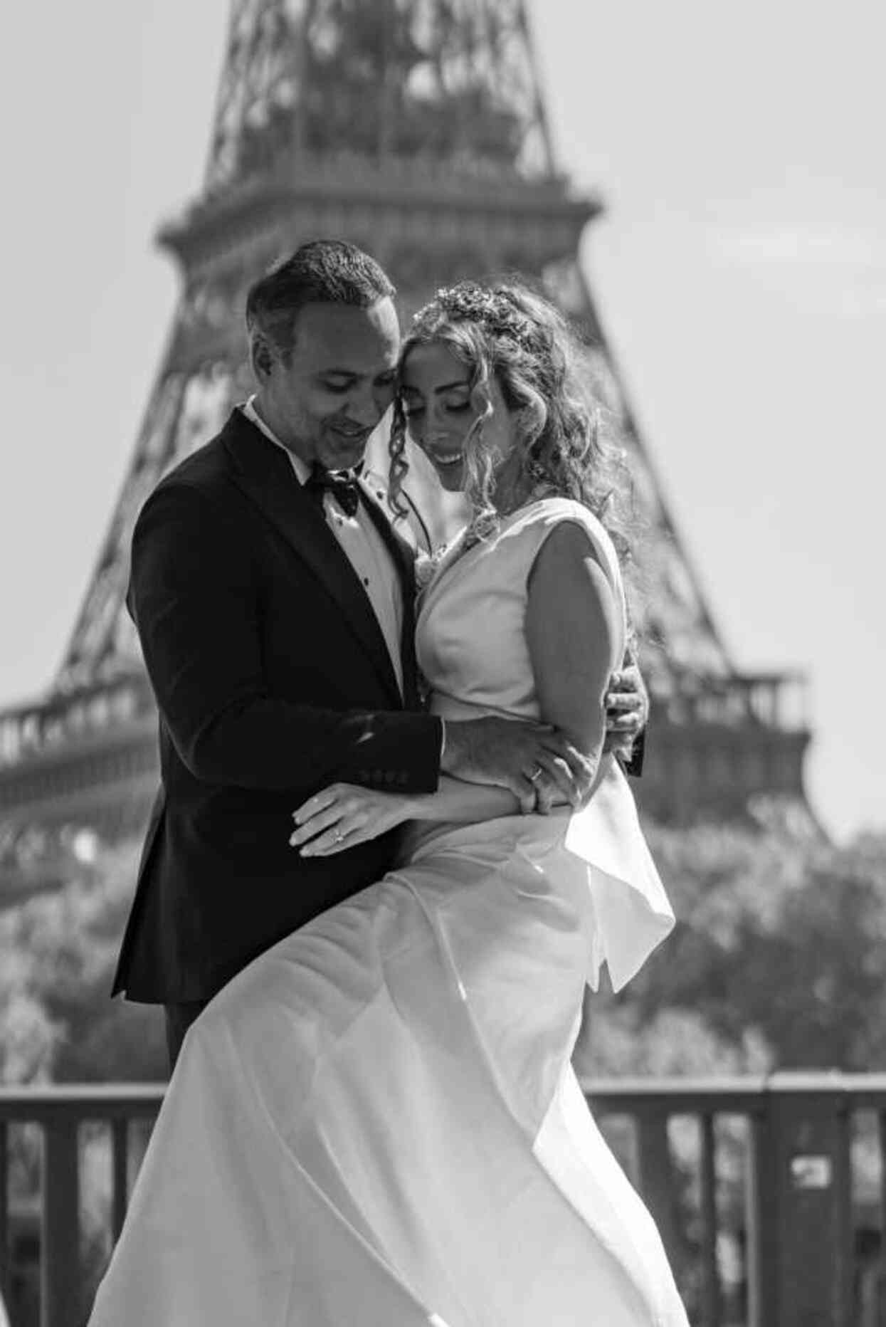 Türk İnfluencer Serap Oğuz ve İş Adamı Cihan Delipınar'ın Masalsı Paris Düğünü Türk İnfluencer Serap Oğuz ve İş Adamı Cihan Delipınar'ın Masalsı Paris Düğünü