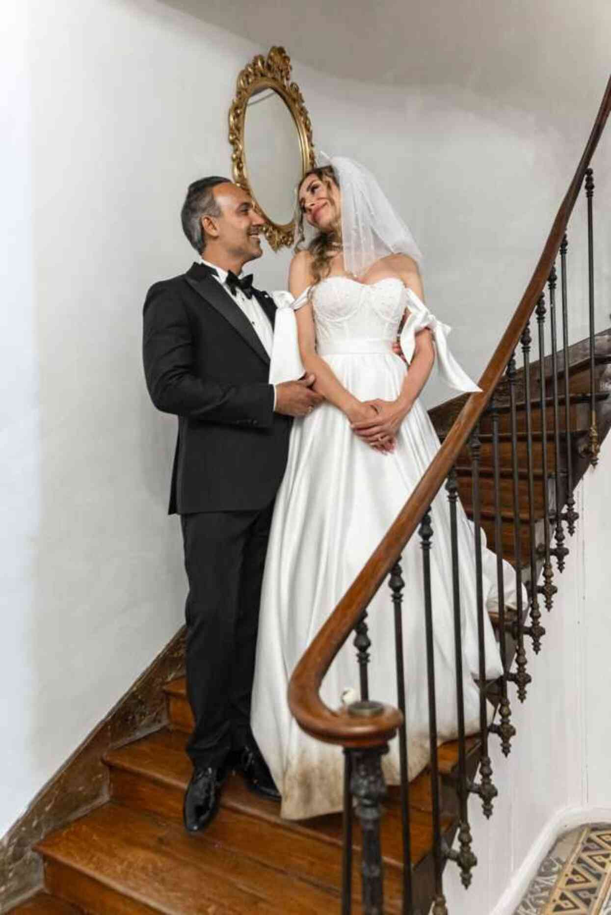 Türk İnfluencer Serap Oğuz ve İş Adamı Cihan Delipınar'ın Masalsı Paris Düğünü Türk İnfluencer Serap Oğuz ve İş Adamı Cihan Delipınar'ın Masalsı Paris Düğünü