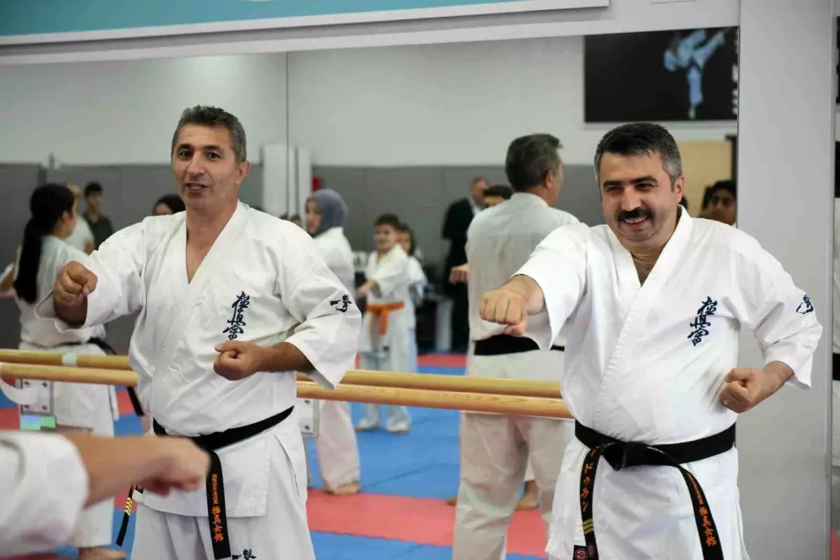 Yıldırım Belediyesi Karate Kurslarında 70 Sporcu Kuşak Yükseltti