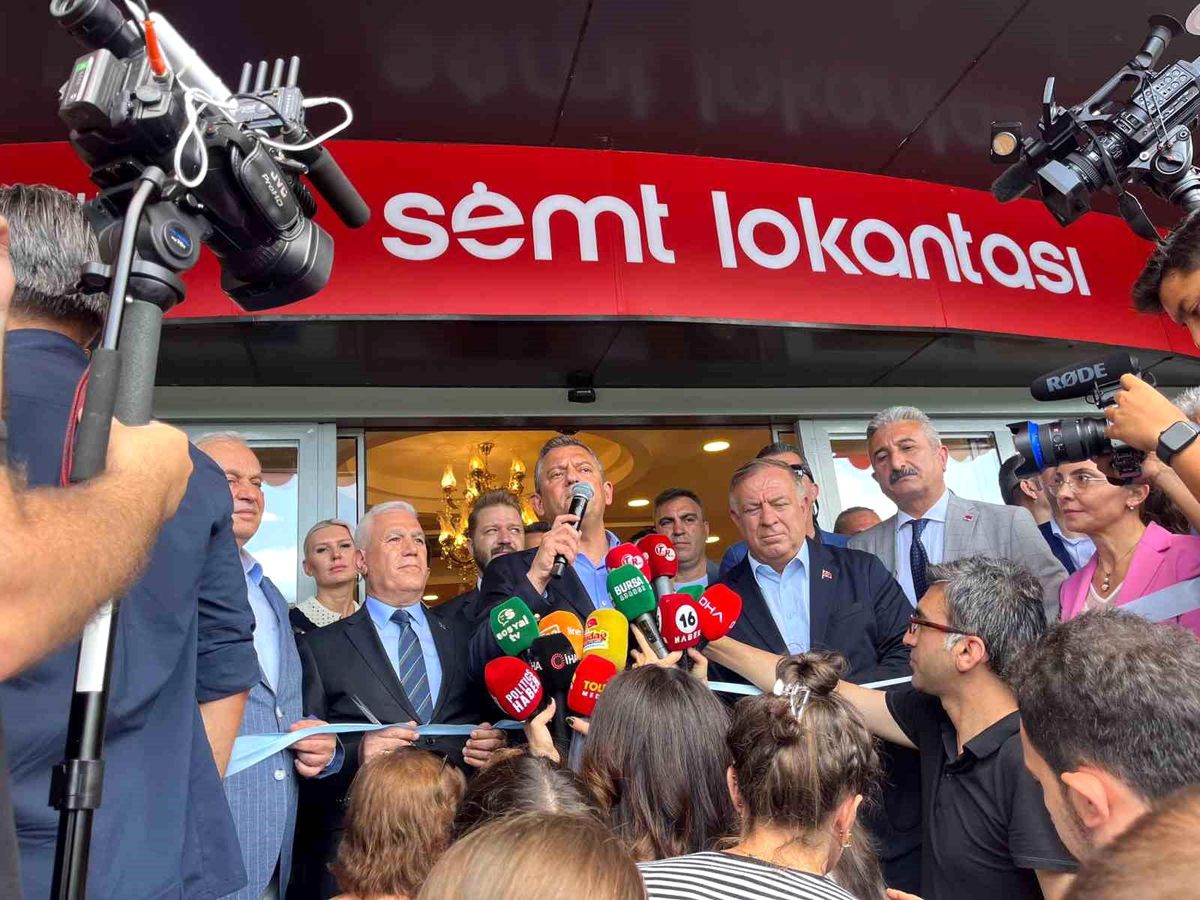 CHP Genel Başkanı Özgür Özel, Bursa\'da Semt Lokantası açılışına katıldı