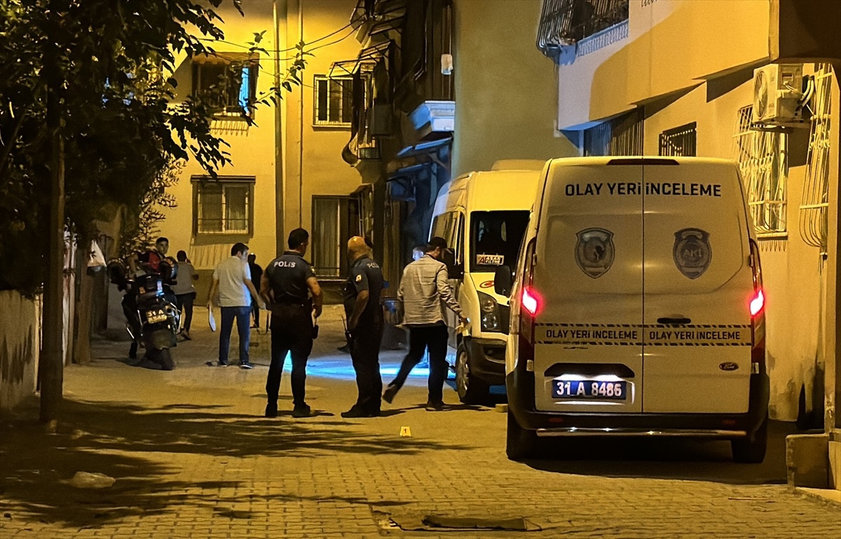 İskenderun\'da silahlı saldırıya ilişkin 2 zanlı tutuklandı