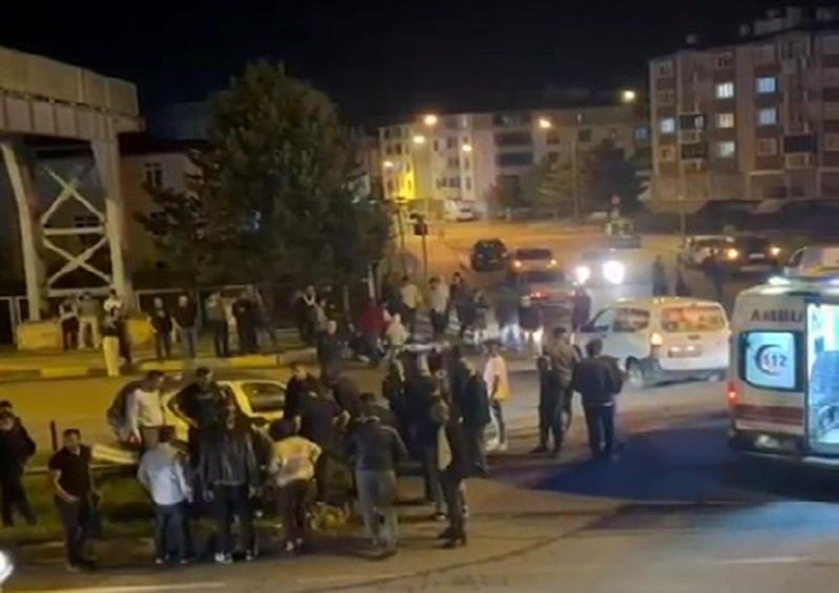 Kars\'ta meydana gelen trafik kazasında 2 kişi yaralandı