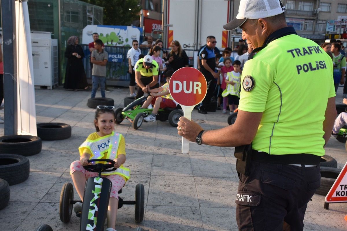 Kırşehir\'de Minik Öğrencilere Trafik Eğitimi Verildi