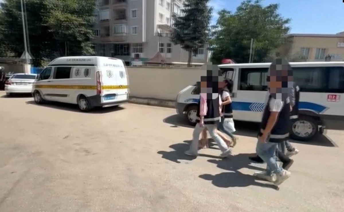 Kütahya\'da Hayali Daire Satışıyla Dolandırıcılık Yapan 7 Şüpheli Gözaltında