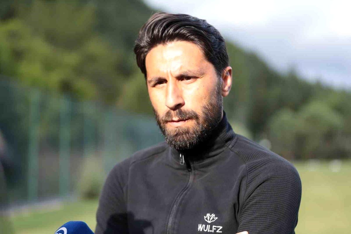 Fatih Karagümrük Teknik Direktörü Şenol Can: Karagümrük semtinin ait olduğu Süper Lig\'e geri döneceğiz