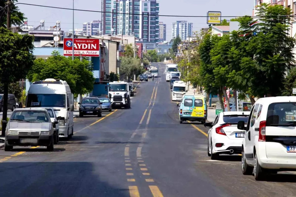 Mersin Büyükşehir Belediyesi Yolları Yeniliyor