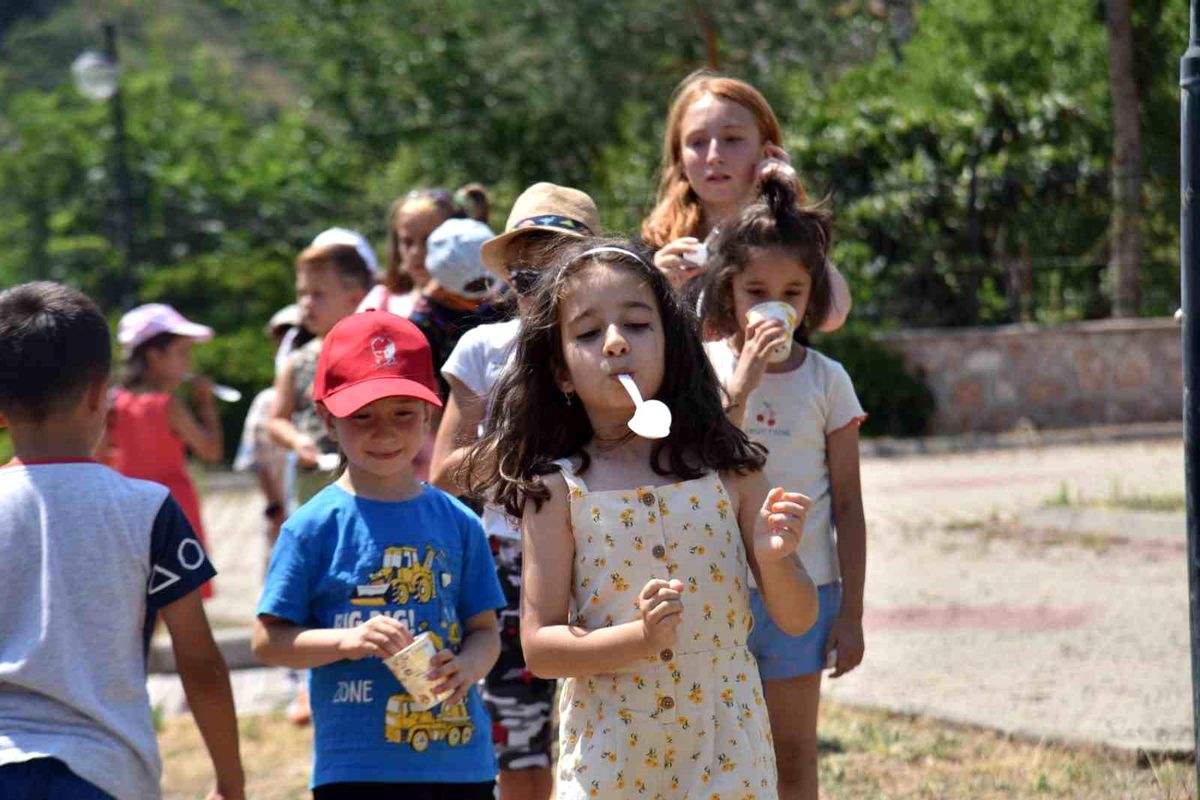 Bilecik Belediyesi Yaz Bilim Atölyeleri Çocukları Eğlendiriyor ve Öğretiyor