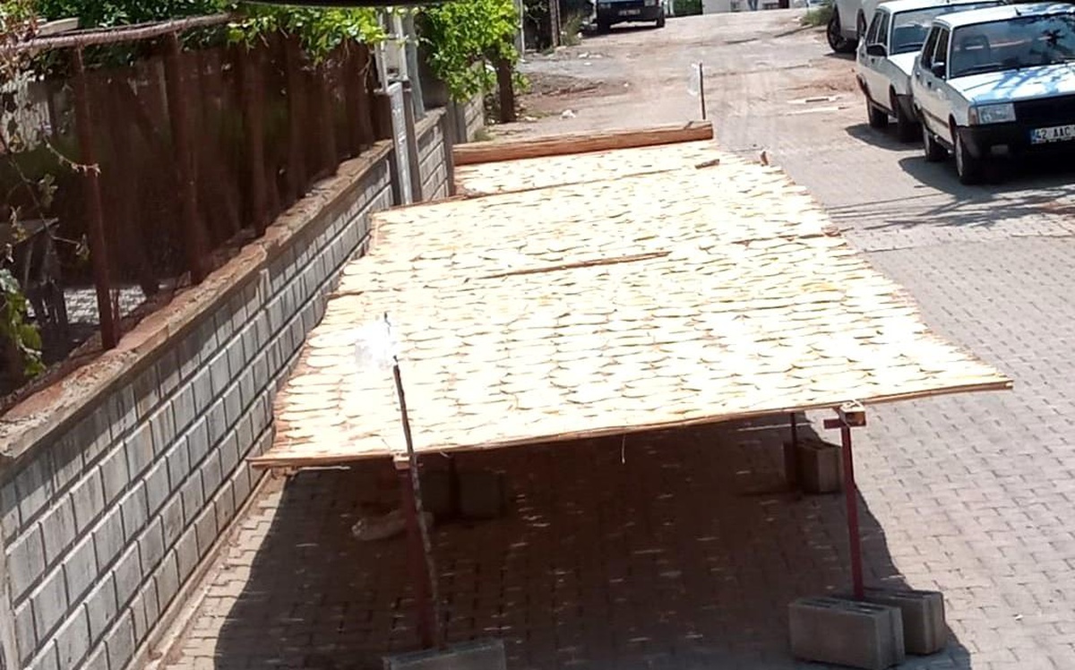 Tarhana Kurutma Telaşı Vatandaşların ve Sürücülerin Tepkisine Neden Oldu