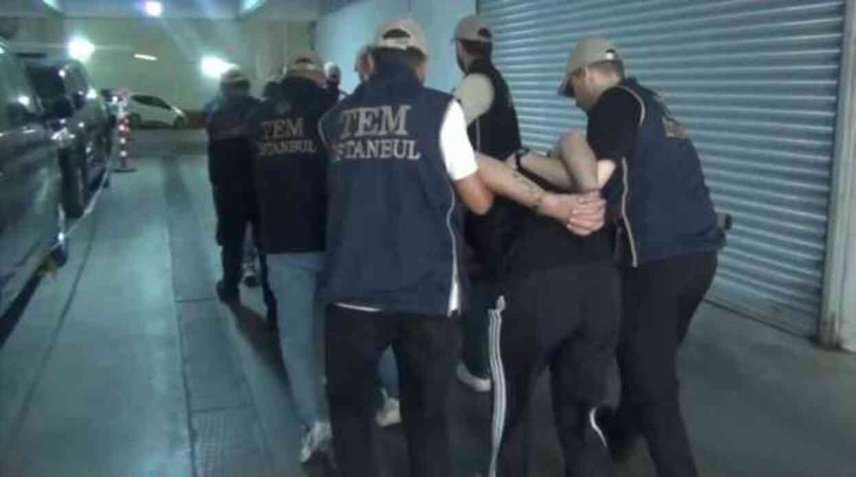İstanbul'da PKK propagandası yapanlara operasyon: Yakalanan 18 şüpheliden 11'i tutuklandı İstanbul'da PKK propagandası yapanlara operasyon: Yakalanan 18 şüpheliden 11'i tutuklandı