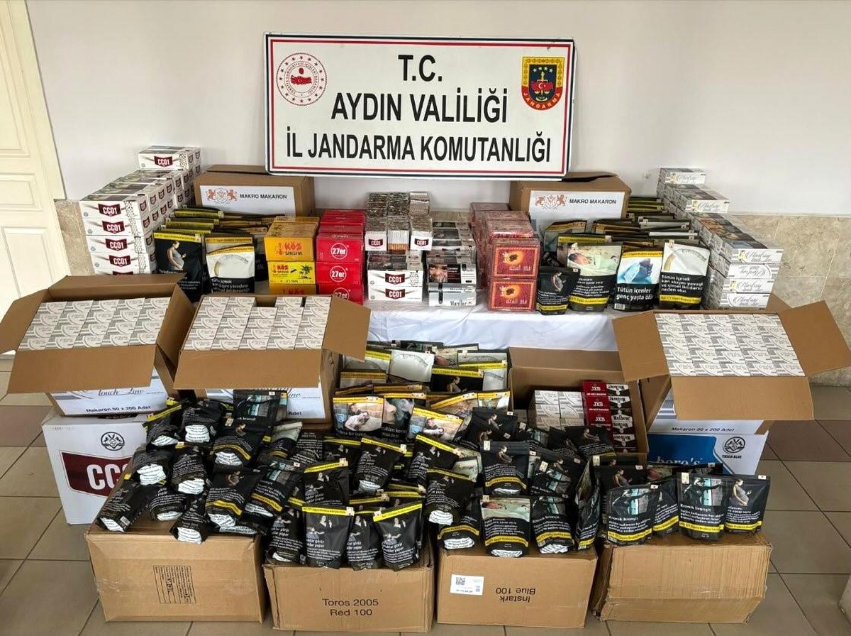 Nazilli\'de Bandrolsüz Sigara Operasyonu: 12 Bin 760 Makaron Ele Geçirildi