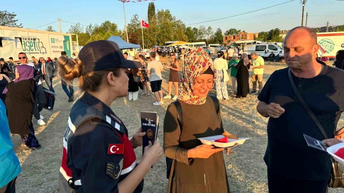 Tekirdağ\'da Karpuz Şenliğinde 700 kadına KADES uygulaması tanıtıldı