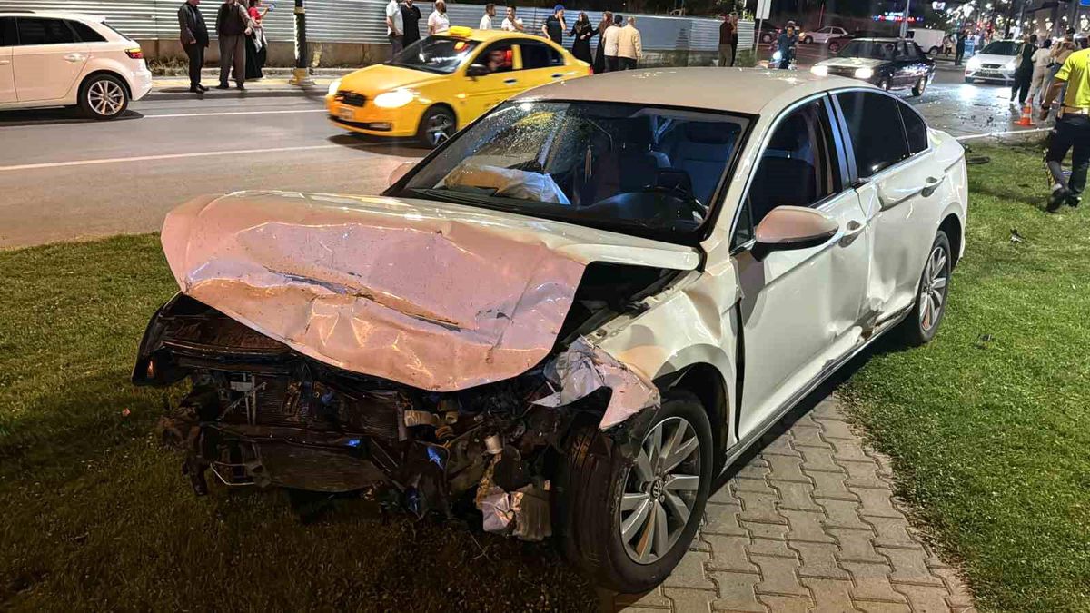 Sivas\'ta trafik kazası: 4 kişi yaralandı
