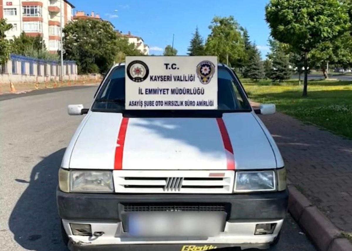 Kayseri\'de Otomobil Hırsızlığı Şüphelileri Yakalandı