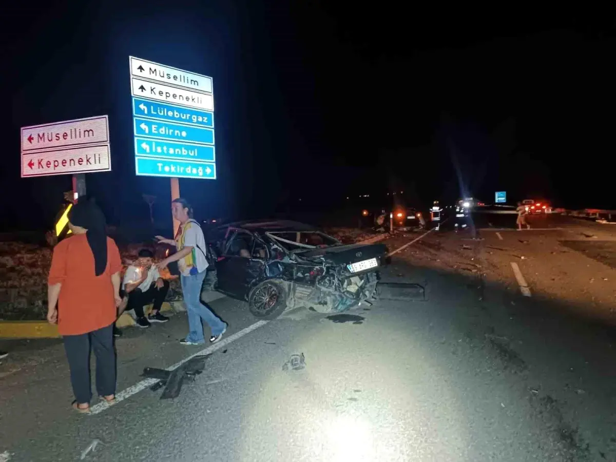 Tekirdağ Muratlı\'da Kavşakta Trafik Kazası: 1 Çocuk Yaralandı