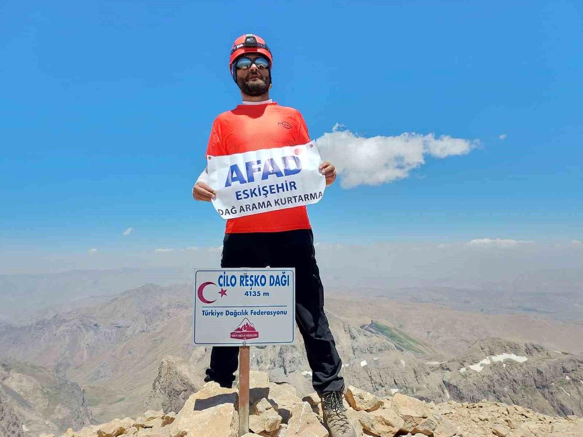 Eskişehir AFAD, Cilo Dağı zirvesine tırmanan personelini tebrik etti