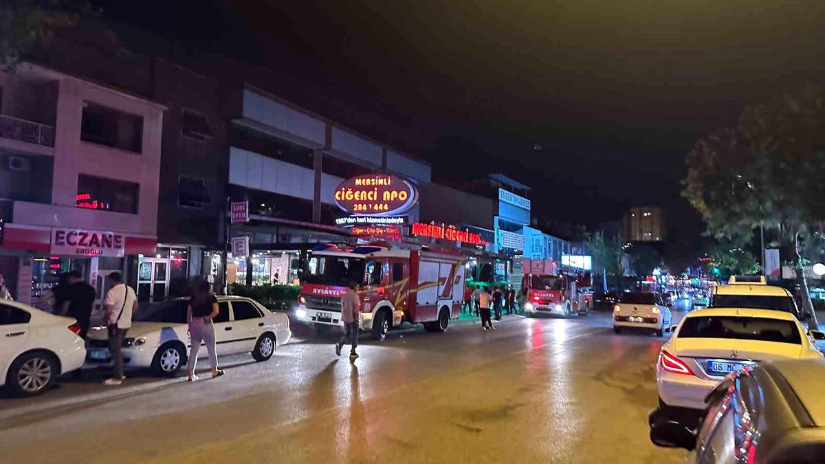 Ankara\'da bir işletmenin bacasında çıkan yangın paniğe neden oldu