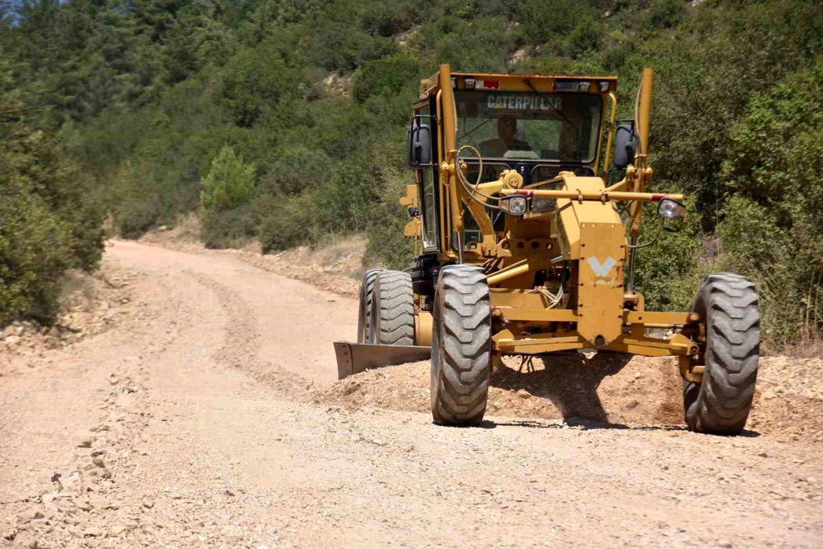 Bilecik Atatürk Ormanı\'nda Yol Düzenleme ve Tesviye Çalışmaları Devam Ediyor