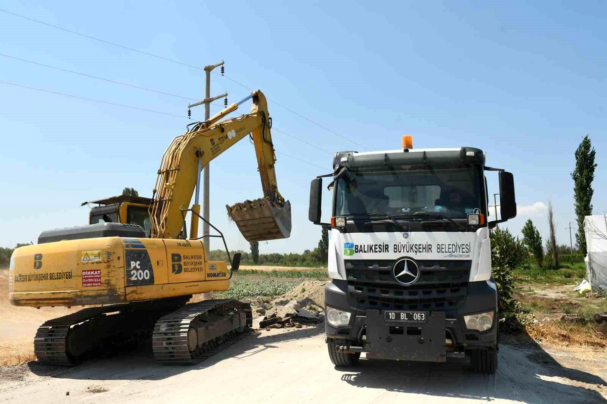 Başkan Ahmet Akın, Balıkesir\'de Yol Çalışmalarını Tamamladı