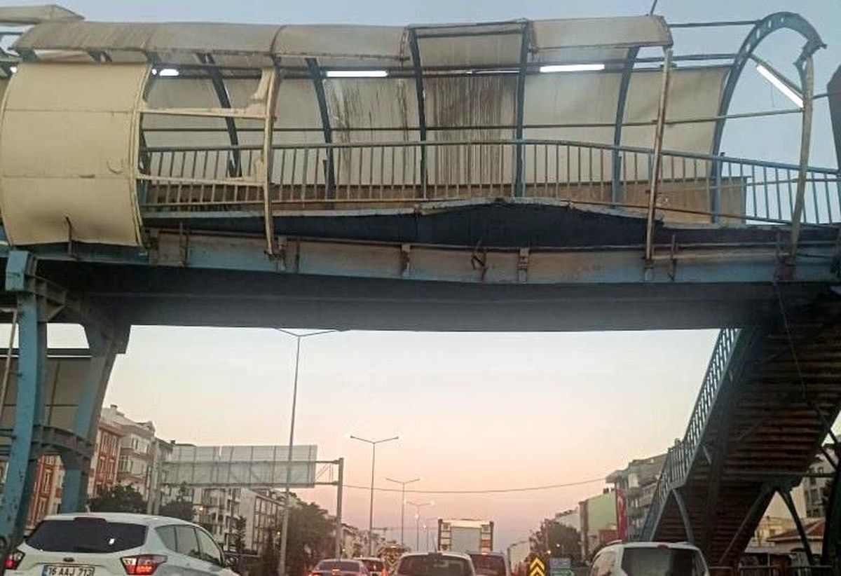Bandırma\'da Üst Geçit Kazaları: Onarım Bekleniyor
