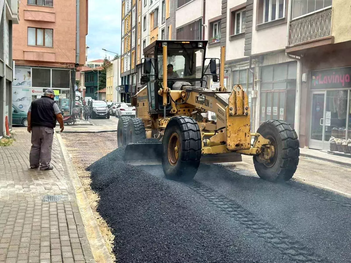 Bozüyük Belediyesi Yol Düzenleme ve Park Yapım Çalışmalarına Devam Ediyor