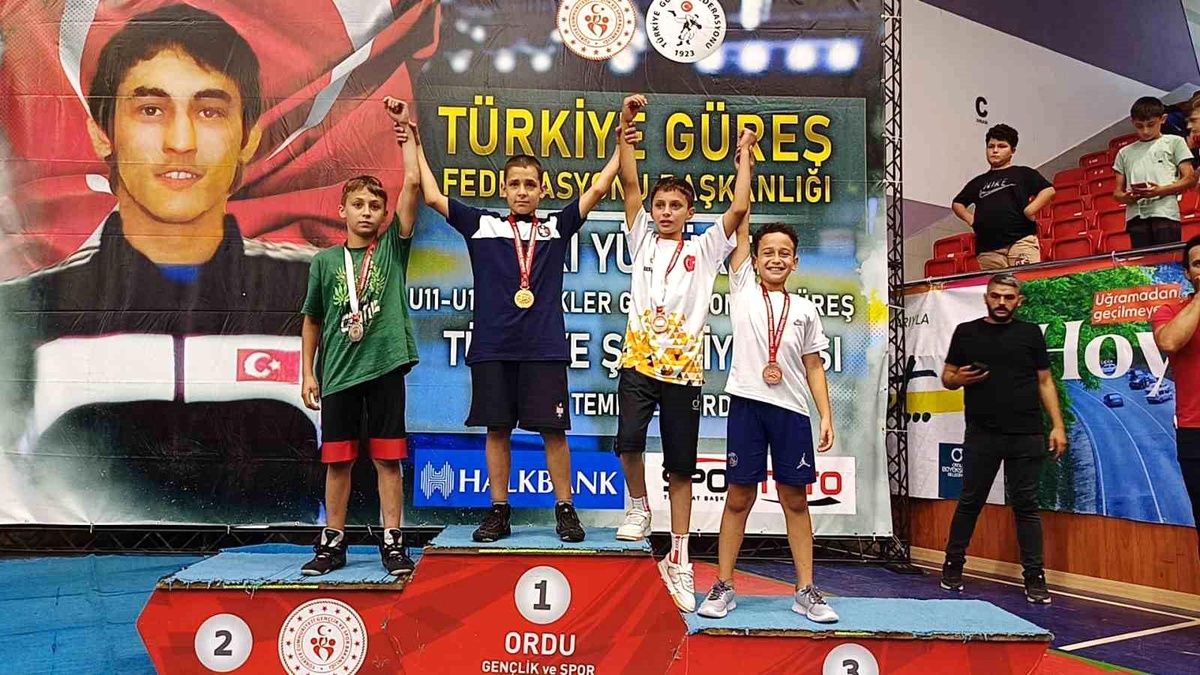 Gazipaşa Ortaokulu Öğrencisi Muammer Mirza Şahin Türkiye 3\'üncüsü Oldu