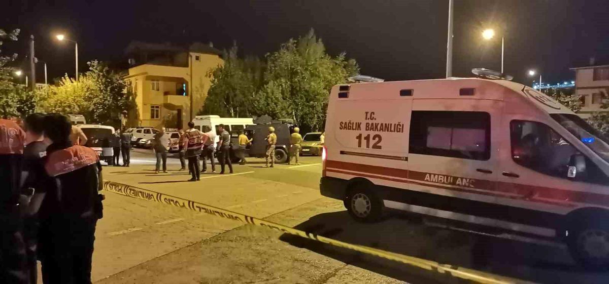 Kayseri\'de Psikolojik Sorunları Olan Şahıs Etrafa Ateş Açtı