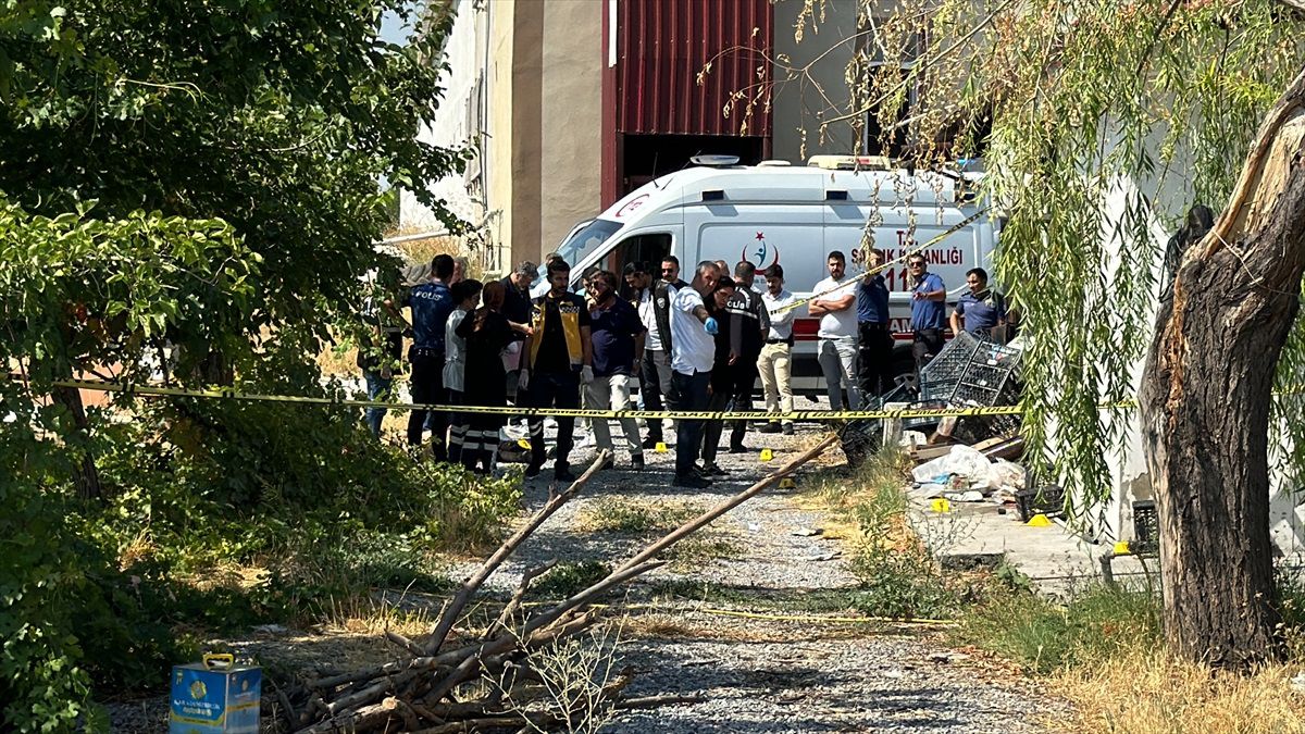 Malatya\'da tartıştığı kişiyi öldüren şüpheli polise teslim oldu