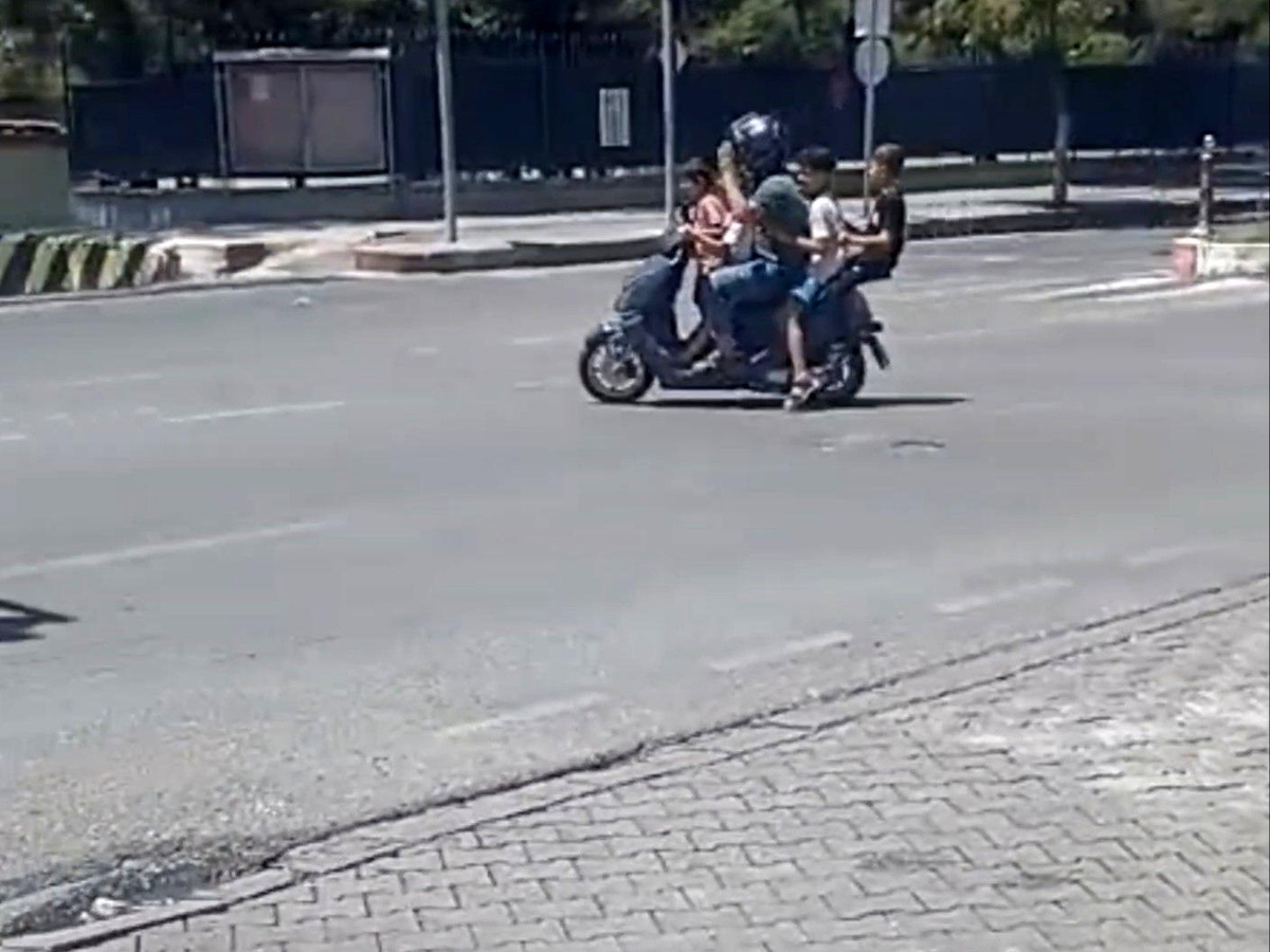 Siirt\'te 5 kişi bir motosiklete binerek görenleri şaşkına çevirdi