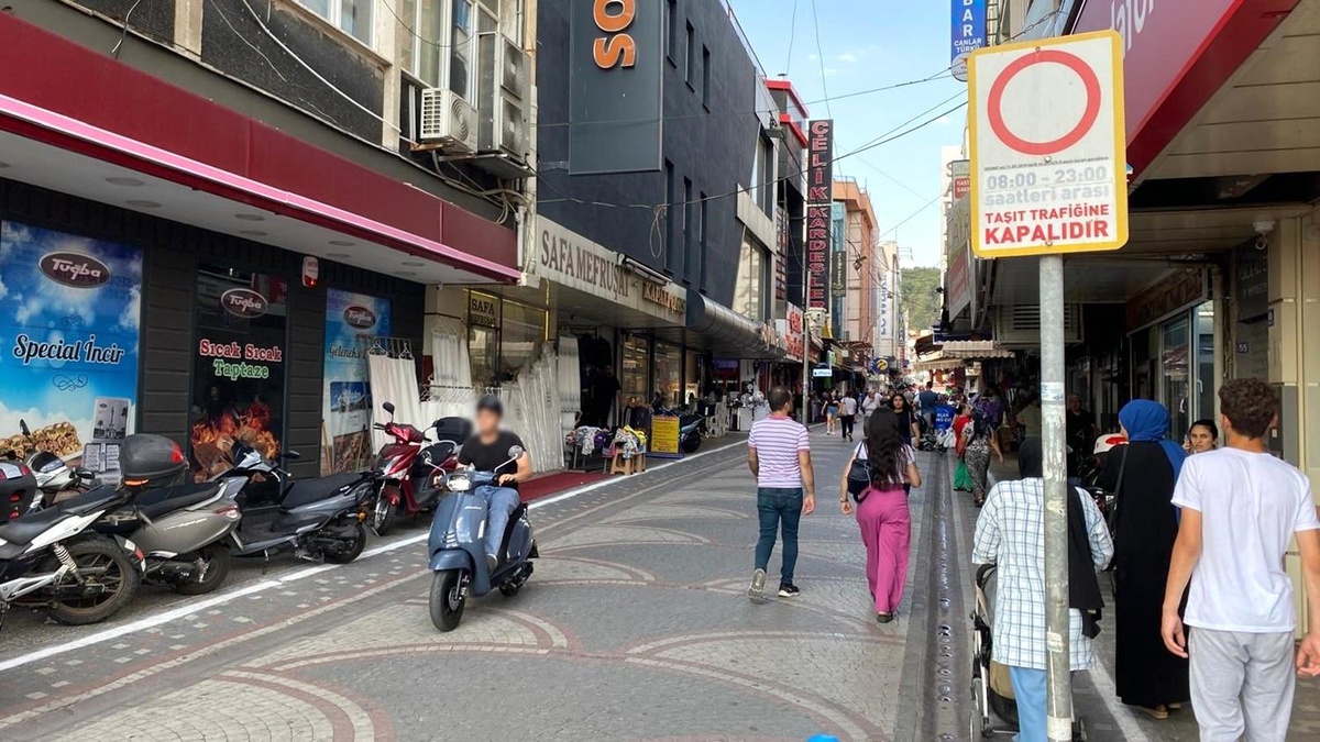 Aydın\'da Motosiklet Sürücüleri Tehlike Saçıyor