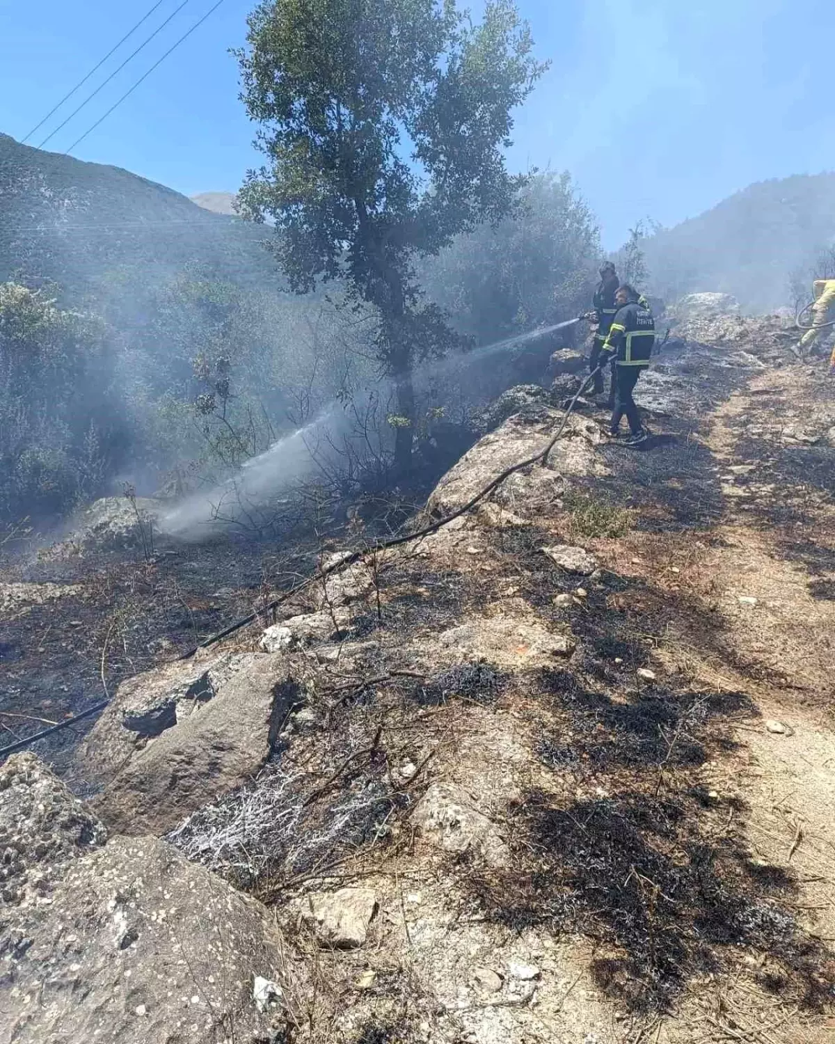 Hatay\'ın Yayladağı ilçesinde orman yangını söndürüldü