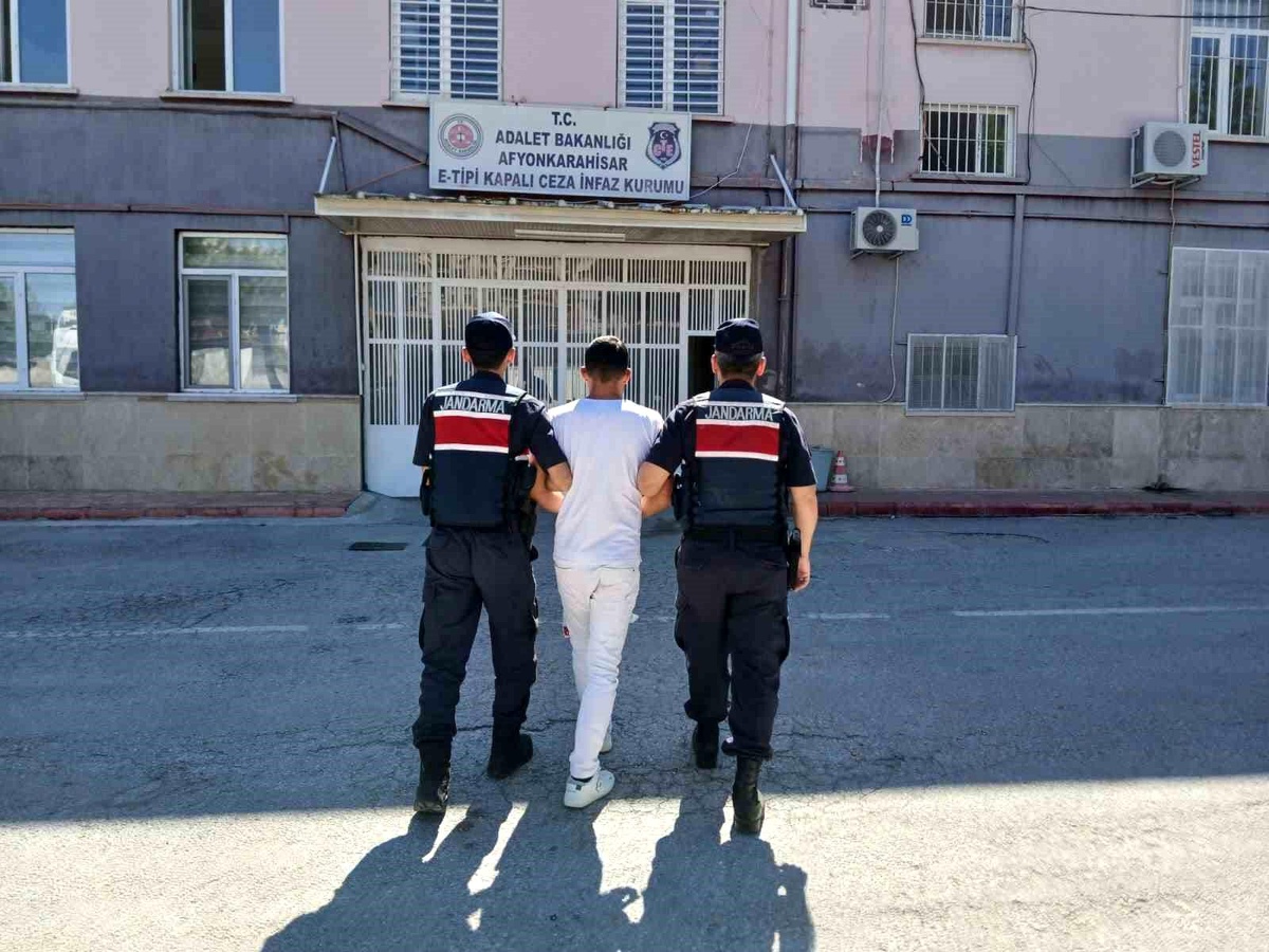 Afyonkarahisar\'da Aranan Şahıs Yakalandı
